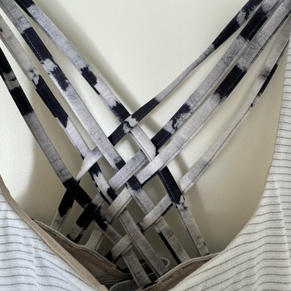 Lululemon Free to‎ be Wild Women's Active Tank Size 4 - Picture 4 of 5